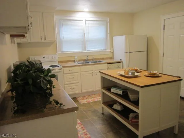 1111 Elk AVE, NORFOLK VA 23518 - Photo 4