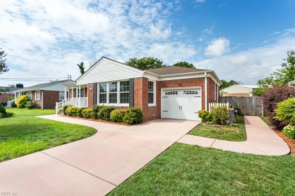 33 Saint Albans DR, HAMPTON VA 23669 - Photo 4