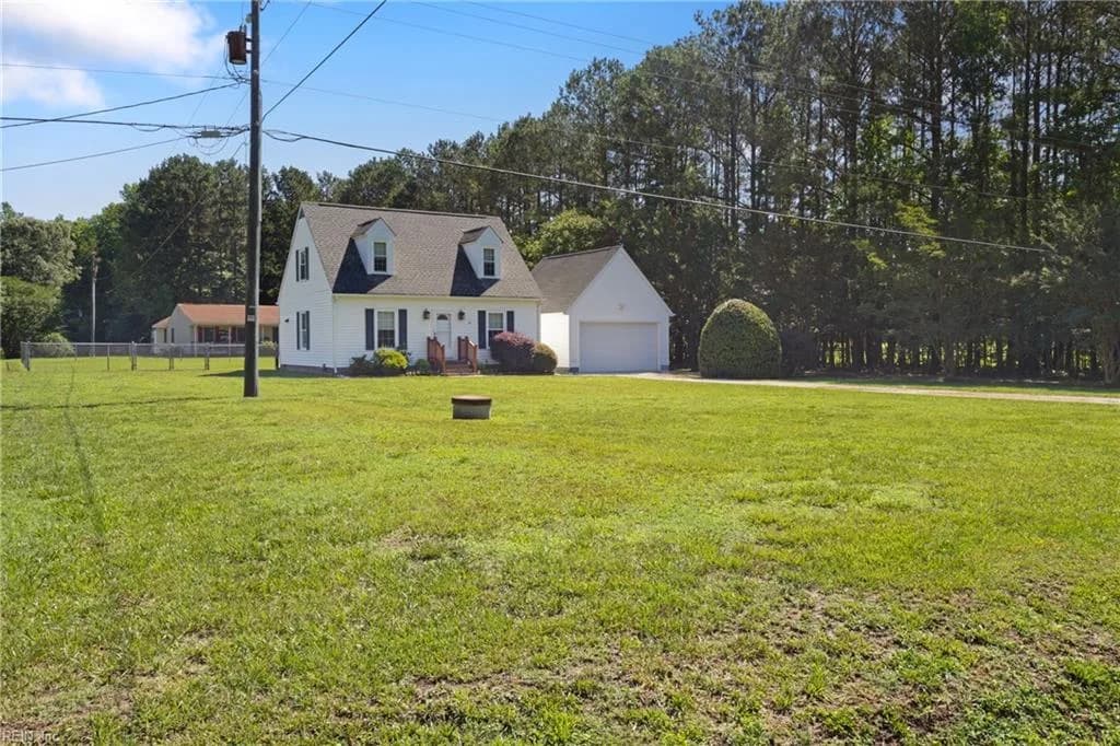 5279 Hickory Fork RD, GLOUCESTER VA 23061 - Main photo
