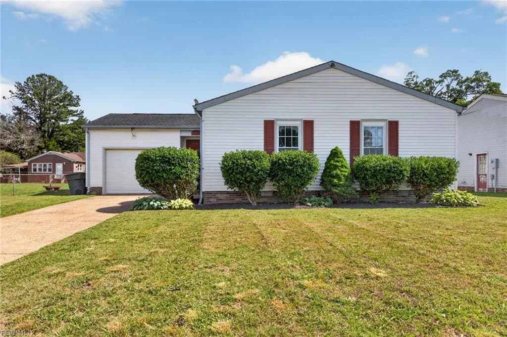 16 E Davis RD, HAMPTON VA 23666 - Photo 3