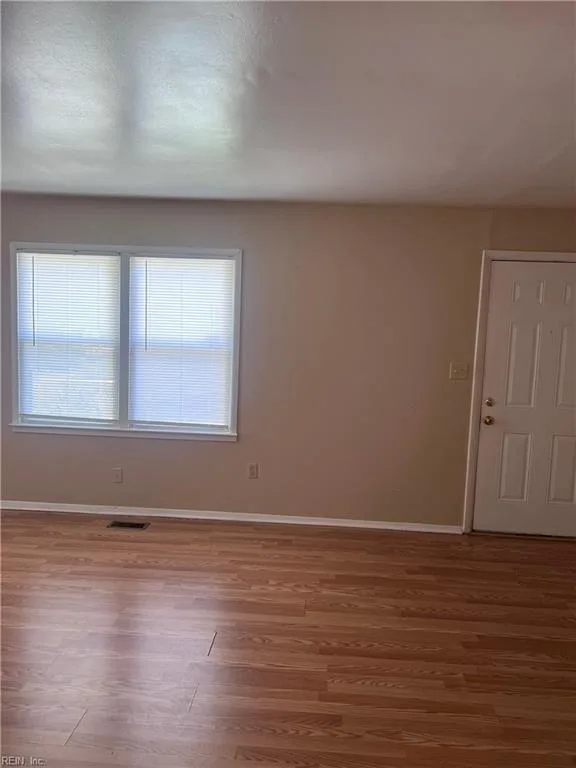 130 South AVE, NEWPORTNEWS VA 23601 - Photo 3