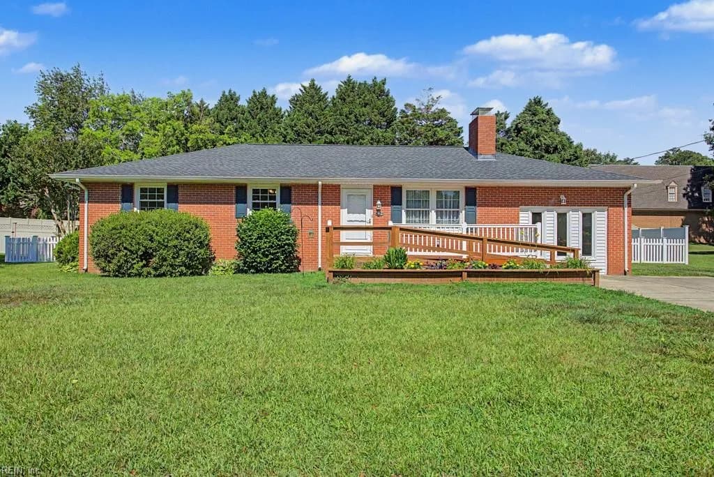 106 Crandol DR, YORKTOWN VA 23693 - Photo 2