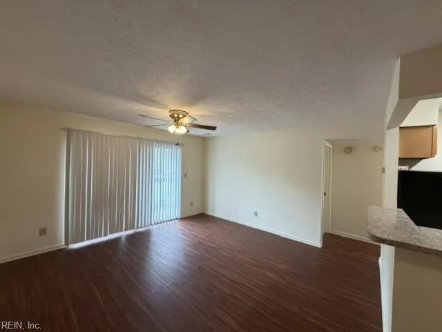 8 Wells CT, HAMPTON VA 23666 - Photo 4