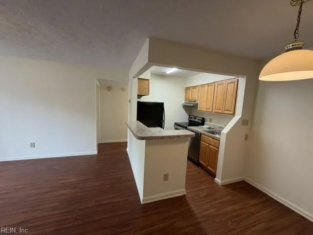 8 Wells CT, HAMPTON VA 23666 - Photo 5