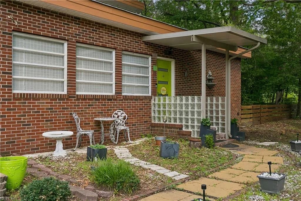 102 Purgold RD, SEAFORD VA 23696 - Photo 4