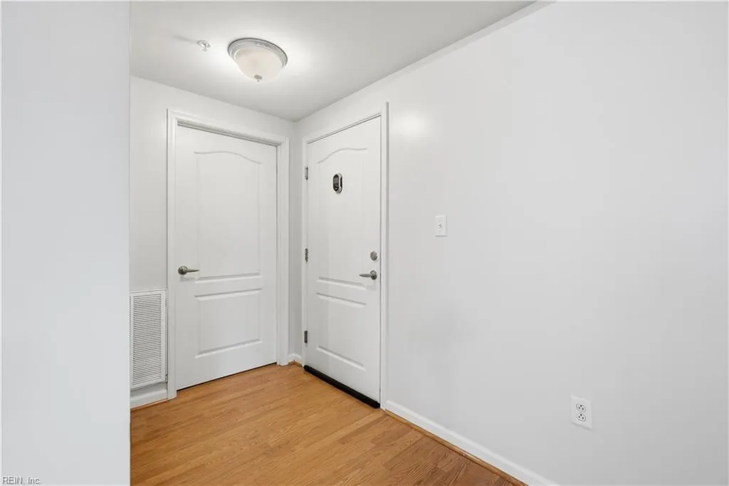 249 W Freemason ST #206, NORFOLK VA 23510 - Photo 3