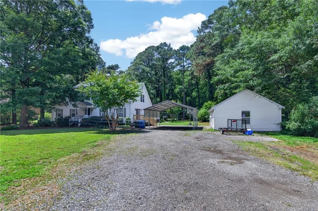 1605 Nansemond PW, SUFFOLK VA 23434 - Photo 4