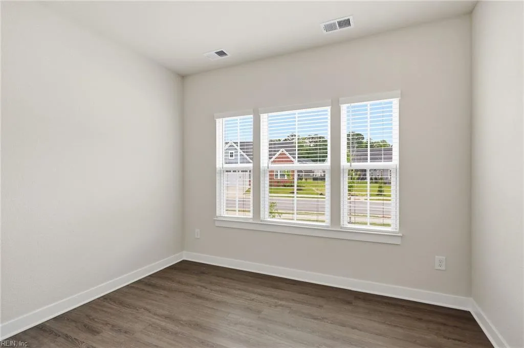 2101 Mainsail DR, CARROLLTON VA 23314 - Photo 3