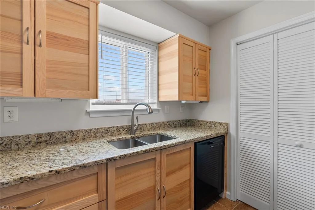 837 Little Bay AVE #3, NORFOLK VA 23503 - Photo 4
