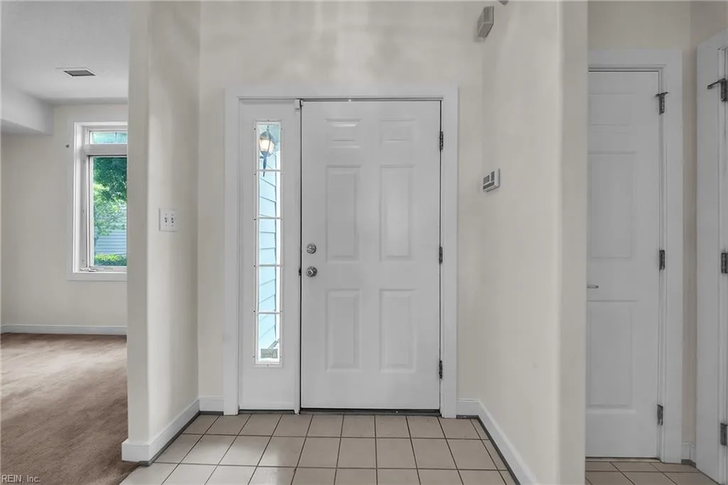 1039 Porte Harbour ARCH, HAMPTON VA 23664 - Photo 4