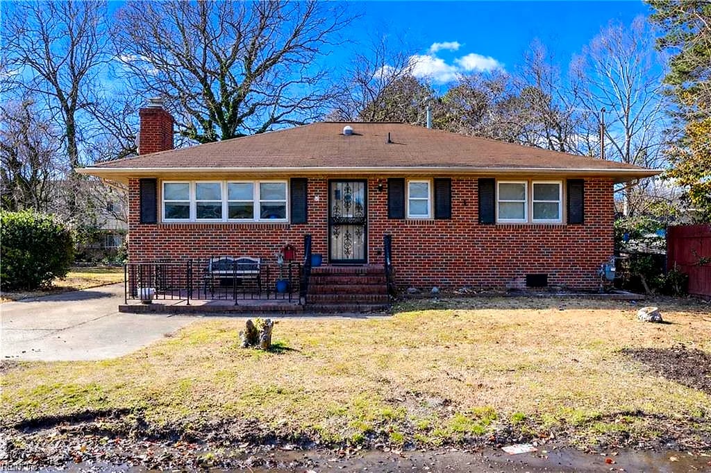 55 Calhoun ST, Hampton — 3 bed Residential, 1,570 sqft