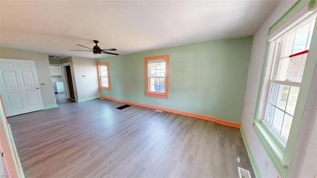 307 Elizabeth ST, SUFFOLK VA 23434 - Photo 3
