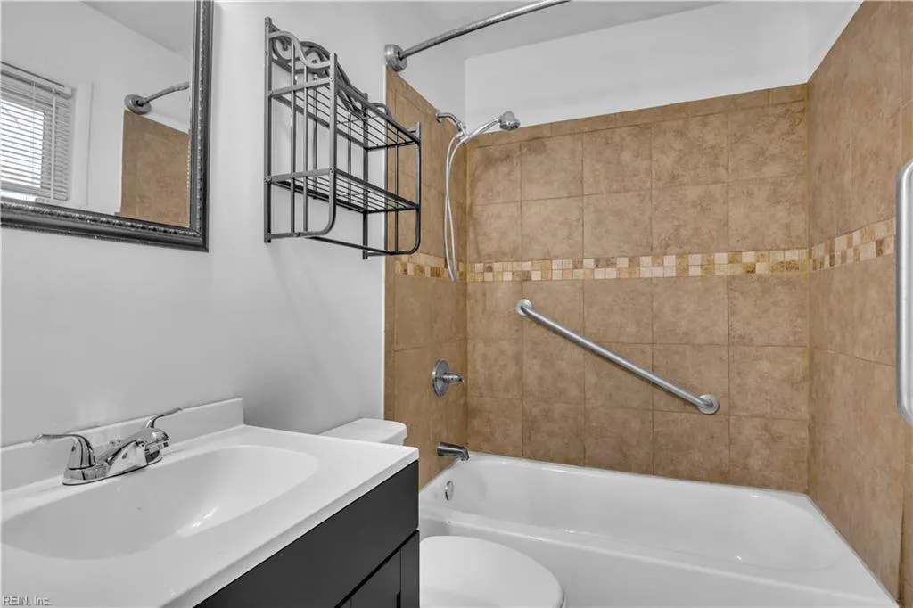 242 Bannon CT, HAMPTON VA 23666 - Photo 4