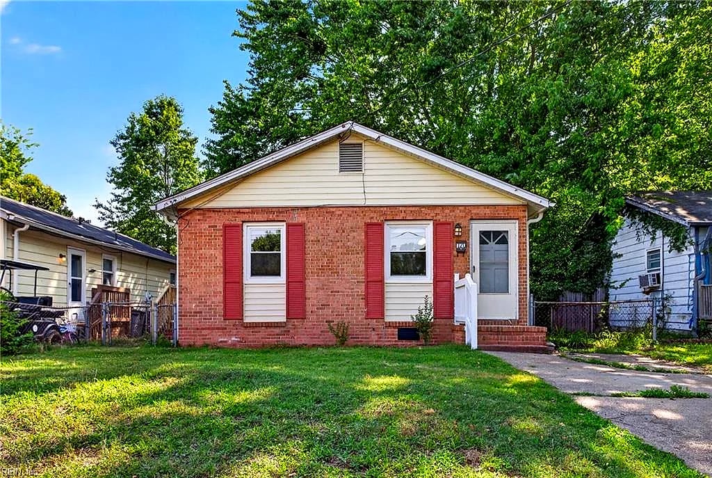 120 Downes ST, HAMPTON VA 23663