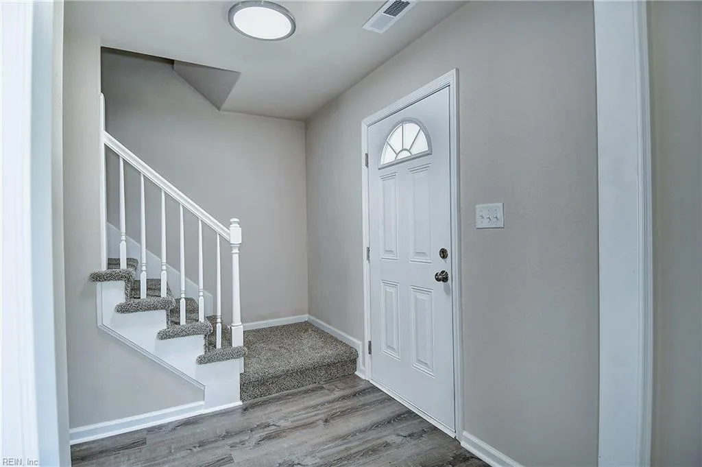 2133 Weybridge DR, VIRGINIABEACH VA 23454 - Photo 5