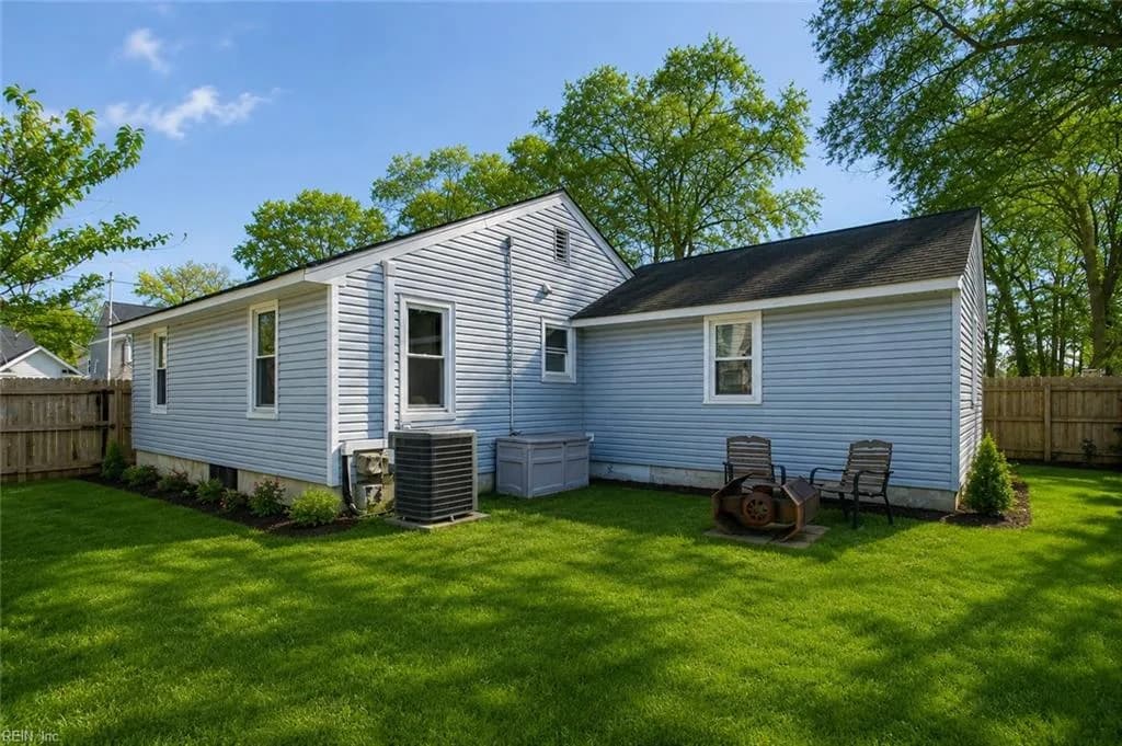 2041 Lockard AVE, CHESAPEAKE VA 23320 - Photo 4