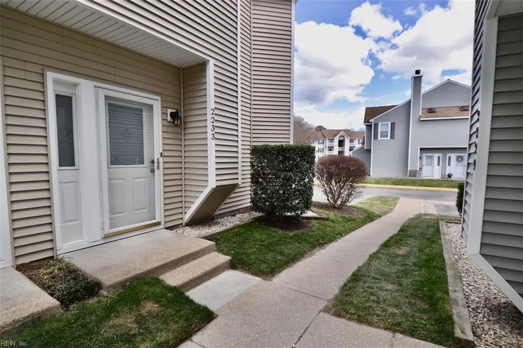 2233 Westsail LN, VIRGINIABEACH VA 23455 - Photo 3