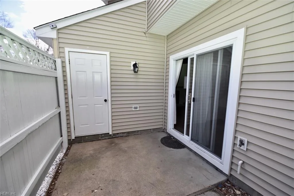 2233 Westsail LN, VIRGINIABEACH VA 23455 - Photo 4