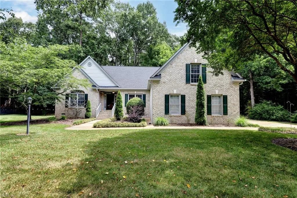 121 Tern CT, YORKTOWN VA 23692 - Photo 2