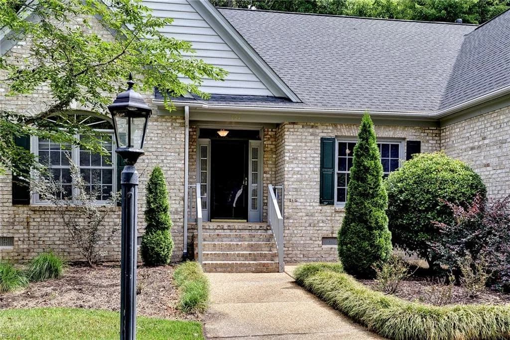 121 Tern CT, YORKTOWN VA 23692 - Photo 5