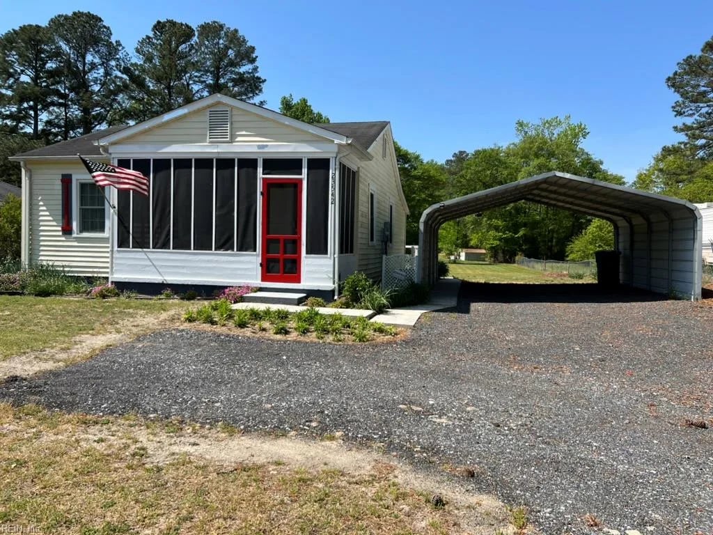 23542 Jerusalem RD, COURTLAND VA 23837
