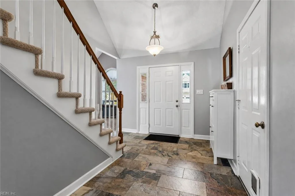 119 E Wedgwood DR, YORKTOWN VA 23693 - Photo 5