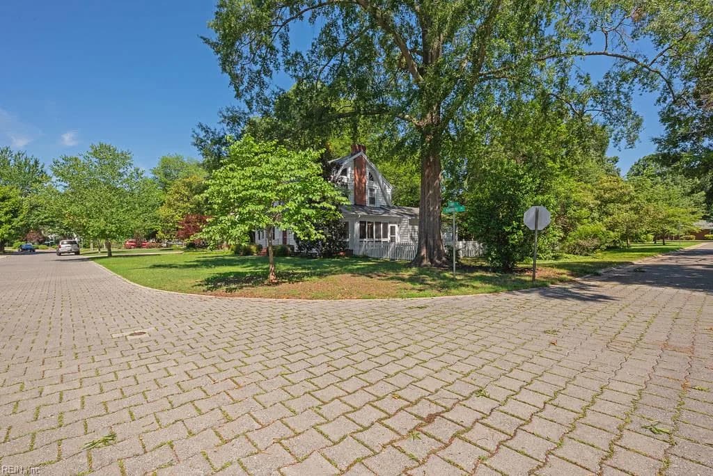 209 Randolph CIR, ASHLAND VA 23005 - Photo 3