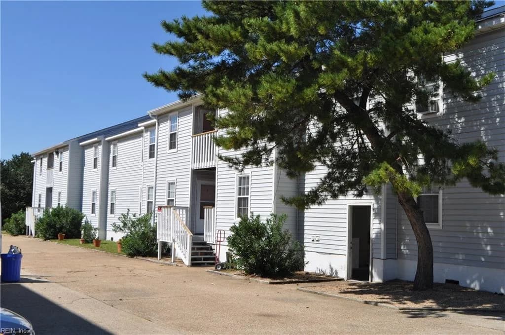 533 W Ocean View AVE #9, NORFOLK VA 23503 - Photo 2