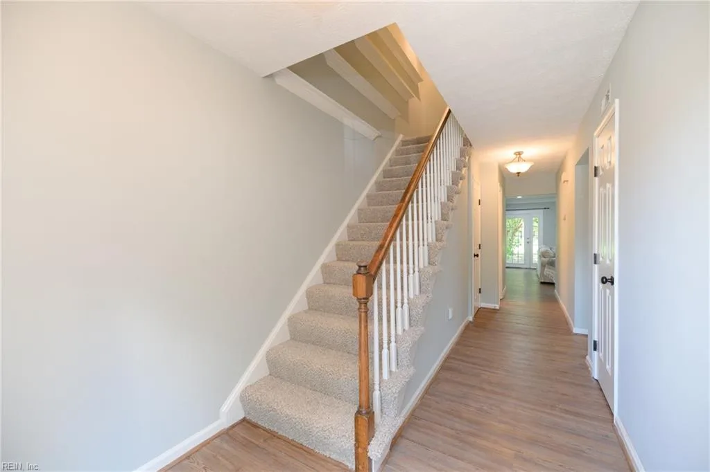 7680 The Points PL #302, GLOUCESTERPOINT VA 23062 - Photo 3