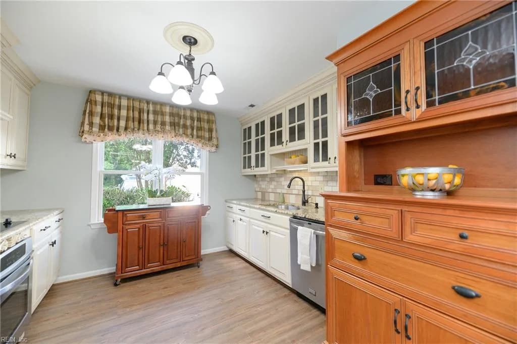 7680 The Points PL #302, GLOUCESTERPOINT VA 23062 - Photo 5