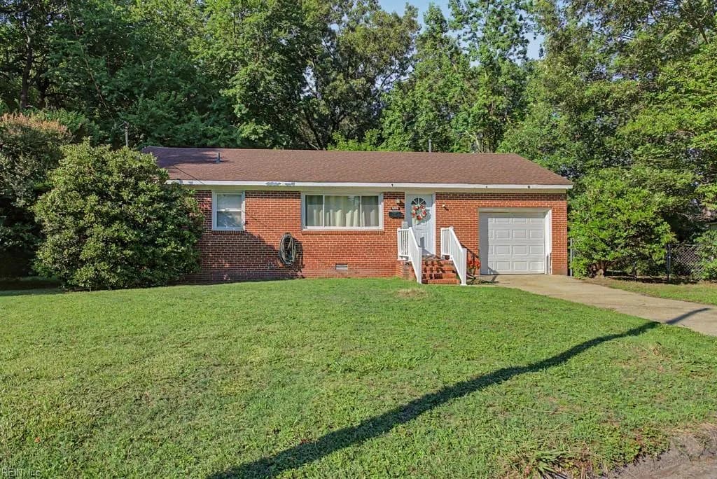 608 Cromer CT, HAMPTON VA 23661 - Photo 5
