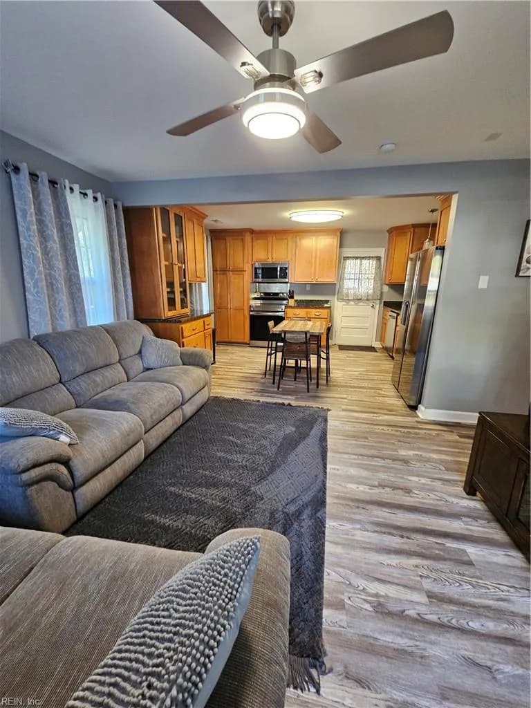 330 Shawen DR, HAMPTON VA 23669 - Photo 4