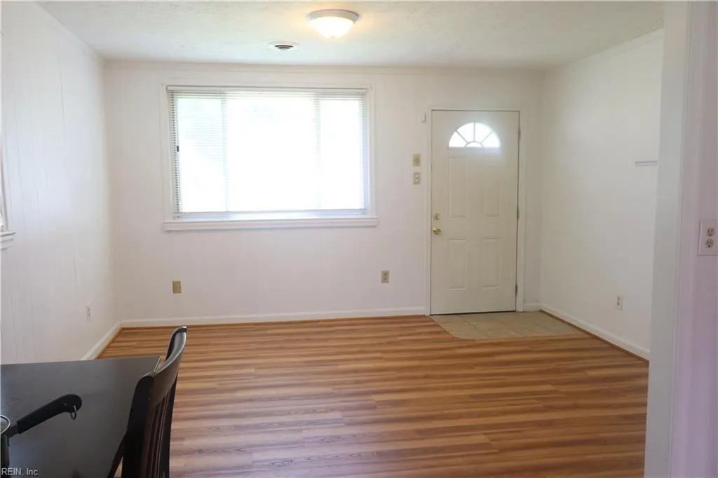 445 Smiley RD, HAMPTON VA 23663 - Photo 3