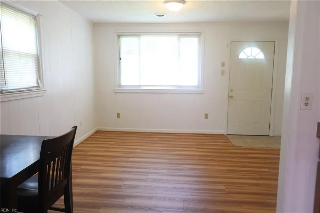 445 Smiley RD, HAMPTON VA 23663 - Photo 4
