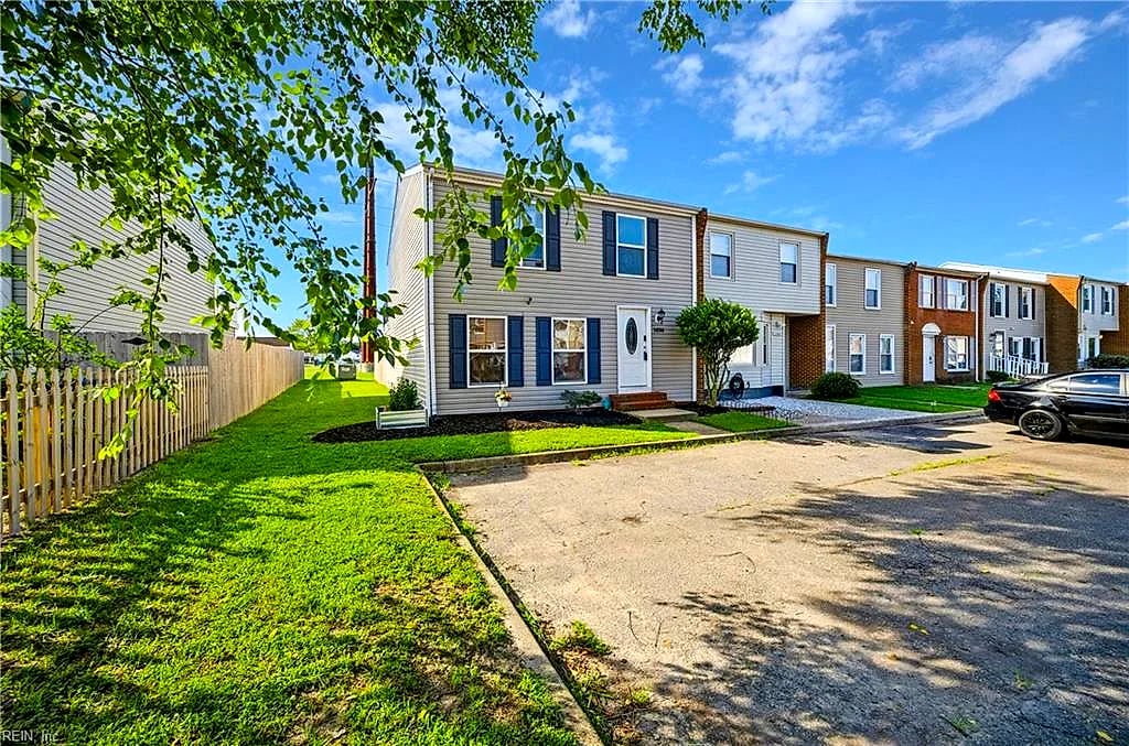 1038 Bryce LN, Virginia Beach — 3 bed Residential, 1,632 sqft
