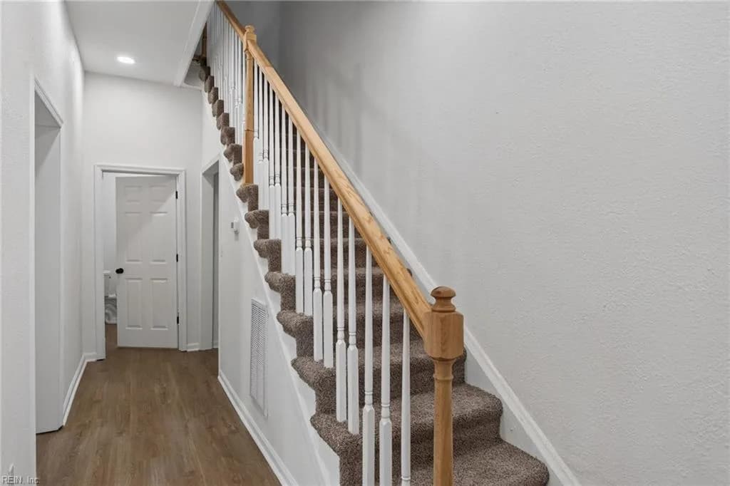 1913 County ST, PORTSMOUTH VA 23704 - Photo 5