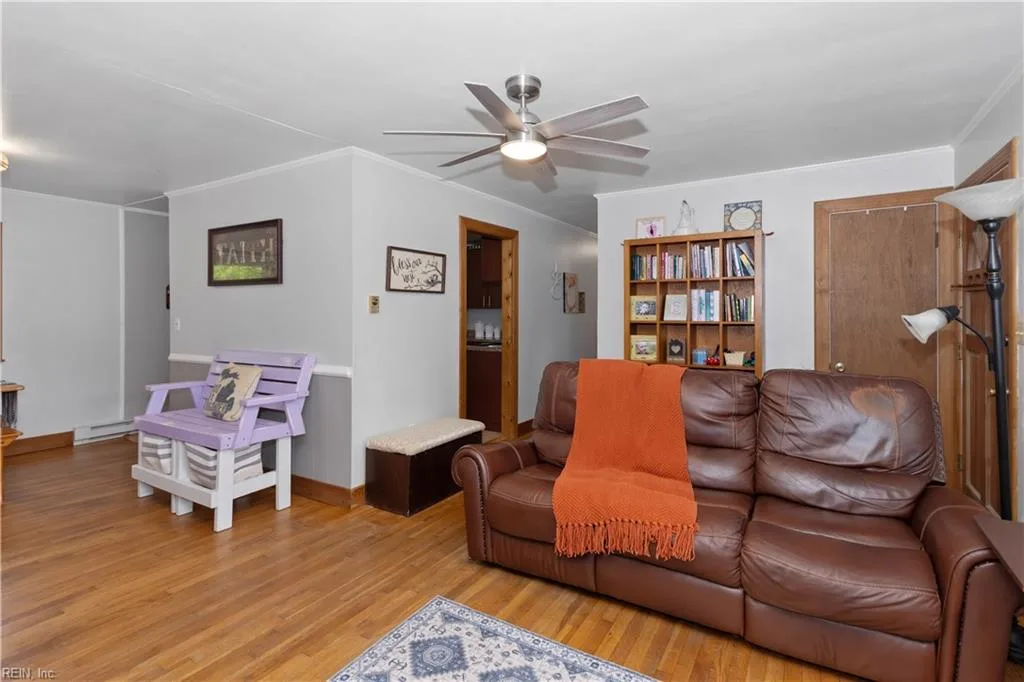 1659 Holly DR, GLOUCESTERPOINT VA 23062 - Photo 4