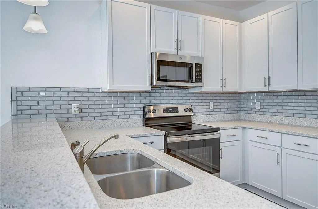 5028 Hawkins Mill WAY, VIRGINIABEACH VA 23455 - Photo 5