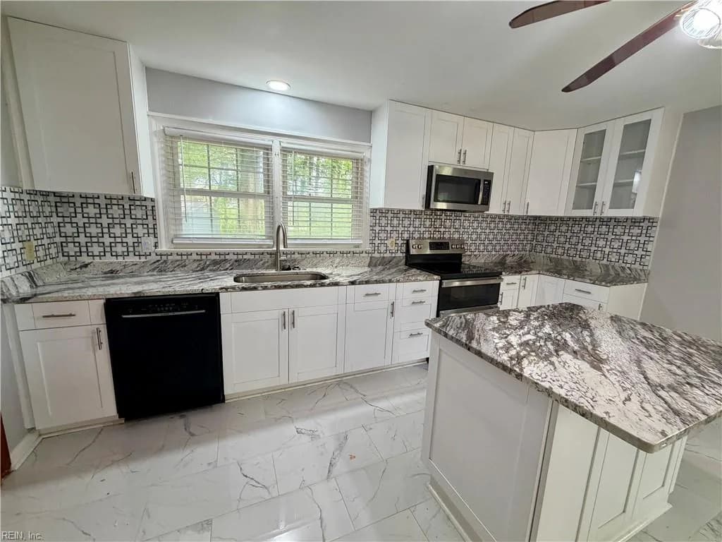 1452 E Pembroke Ave NONE, HAMPTON VA 23663 - Main photo