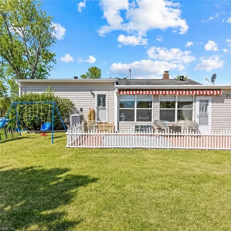 2232 Jeffrey DR, NORFOLK VA 23518 - Photo 4