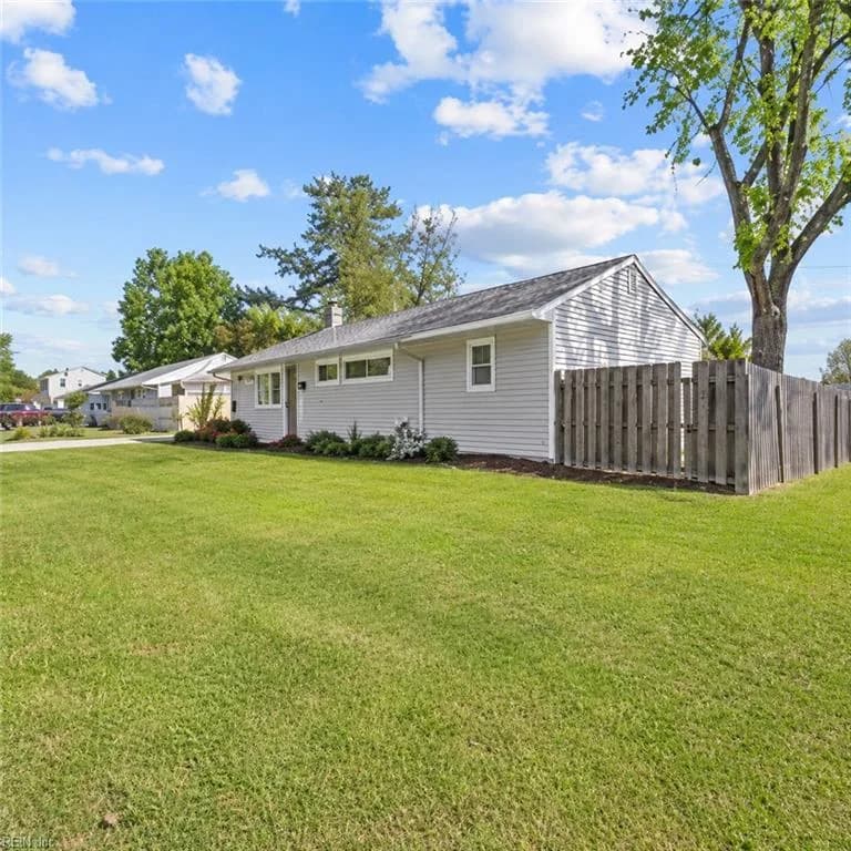 2232 Jeffrey DR, NORFOLK VA 23518 - Photo 5