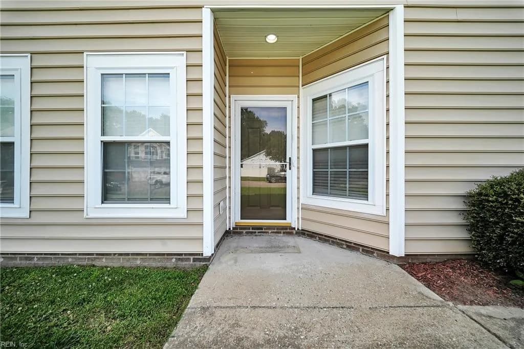 408 Holmes Blvd BLVD, YORKTOWN VA 23692 - Photo 5