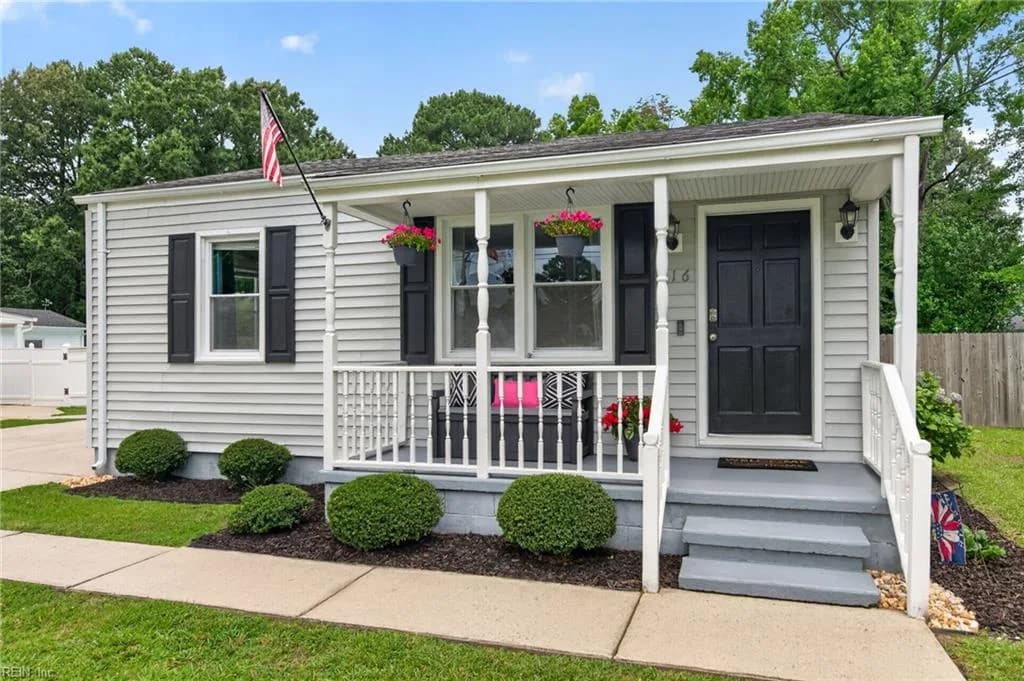 216 Marion DR, CHESAPEAKE VA 23322 - Photo 3
