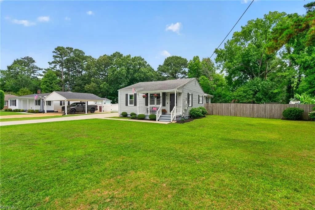 216 Marion DR, CHESAPEAKE VA 23322 - Photo 5