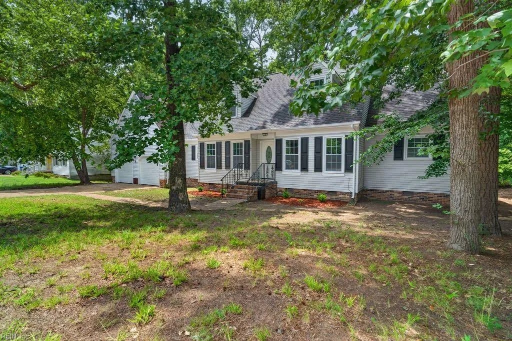 112 W Rexford DR, NEWPORTNEWS VA 23608