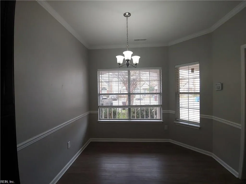 821 Lake CIR S, CHESAPEAKE VA 23322 - Photo 5