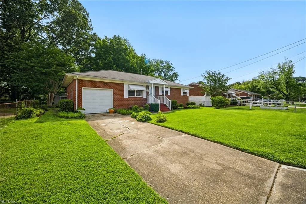 220 Manchester DR, HAMPTON VA 23666 - Photo 4