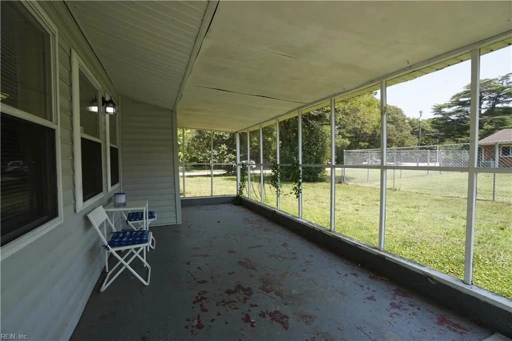 1198 Jarrett RD, NORFOLK VA 23502 - Photo 3