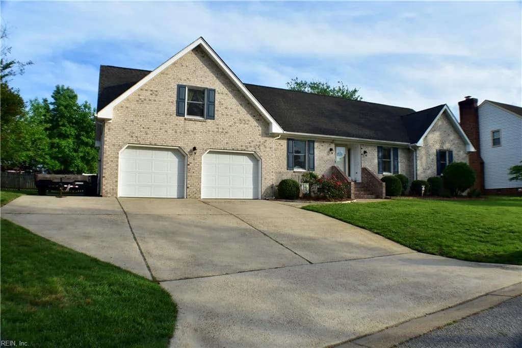 413 Southern Oaks DR, CHESAPEAKE VA 23322 - Main photo