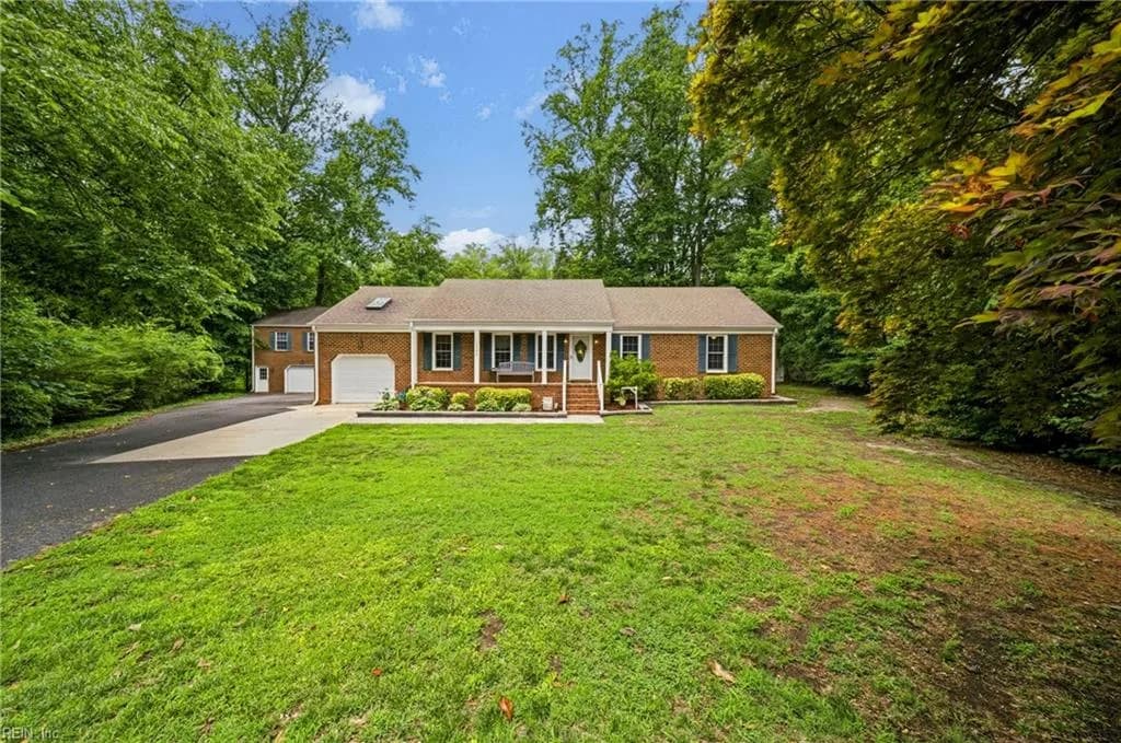 1345 Oak Ridge DR, CHESAPEAKE VA 23322 - Main photo